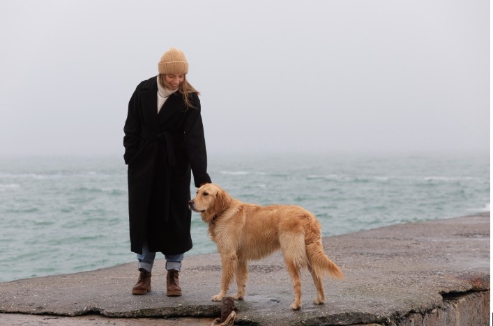 How can I help a friend who’s grieving the loss of their dog?