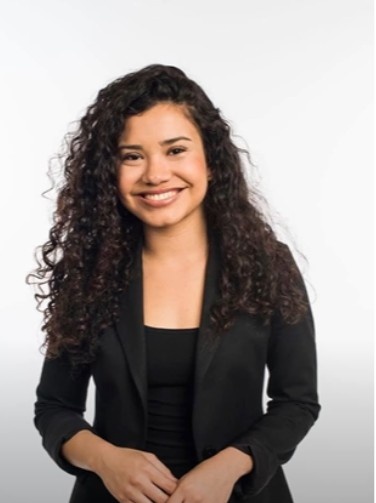 How Tall Is Laura Barron-Lopez