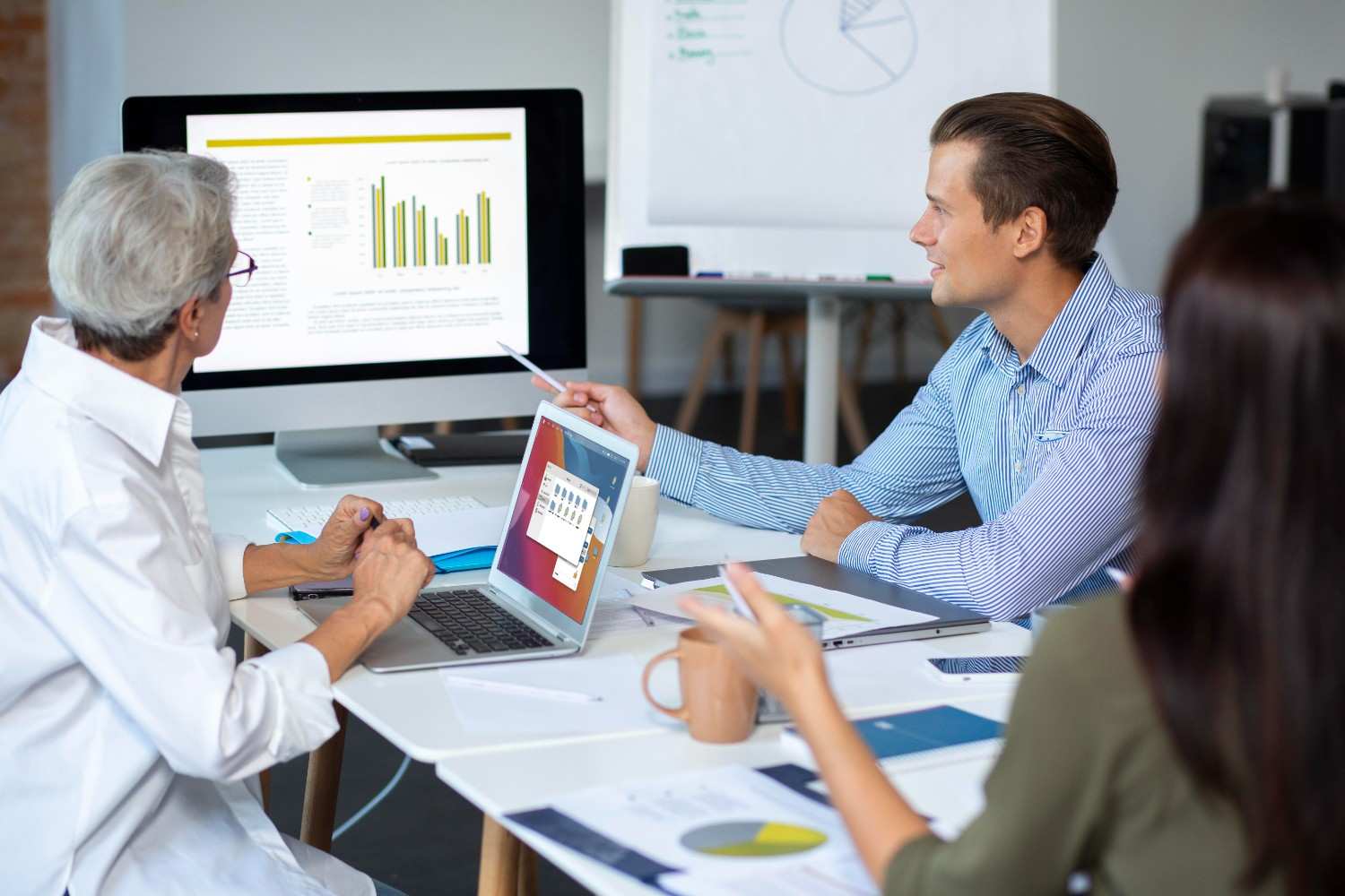 Institute of Data Review: What Students and Employees Really Say